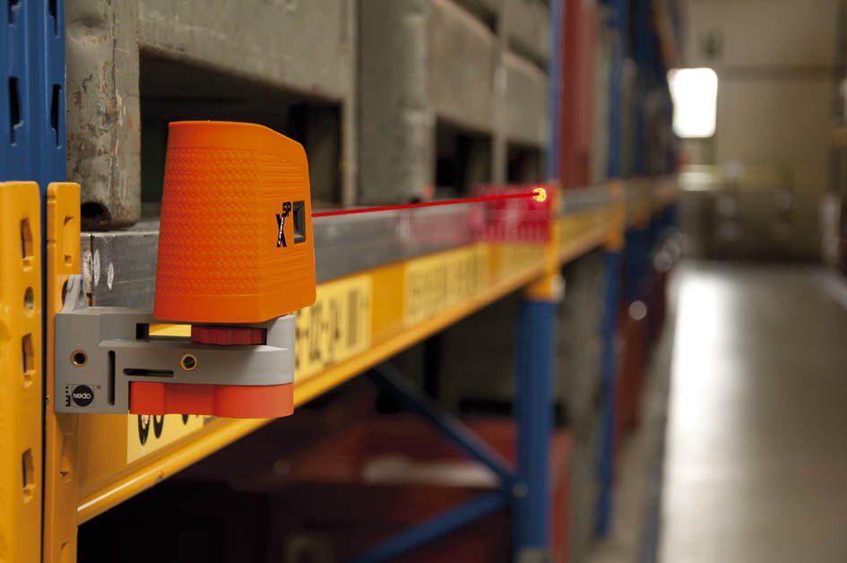 Nedo X-Liner 5P Fünf-Punkt-Laser / roter Laser 3 Punkte waagrecht + 2 Punkte senkrech Produktbild Nedo X-Liner 5P Fünf-Punkt-Laser / roter Laser 3 Punkte waagrecht + 2 Punkte senkrech bild 4