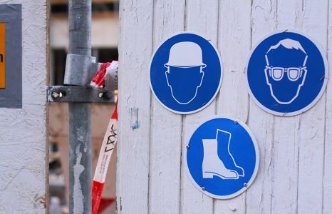 arbeitskleidung schutz betrieblicher arbeitsschutz teaser