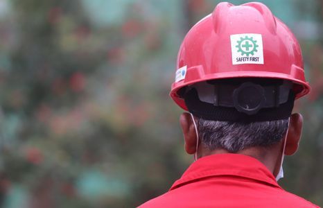 arbeitskleidung schutz kopfschutz helme teaser Produktbild arbeitskleidung schutz kopfschutz helme teaser
