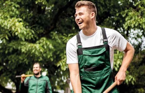 arbeitskleidung schutz normale berufskleidung arbeitslatzhosen teaser Produktbild arbeitskleidung schutz normale berufskleidung arbeitslatzhosen teaser