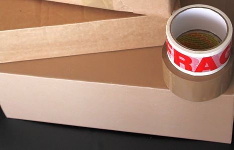 Kartonagen, Klebebänder & weiteres Verpackungsmaterial