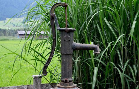 garten bewaesserung schwengelpumpen teaser