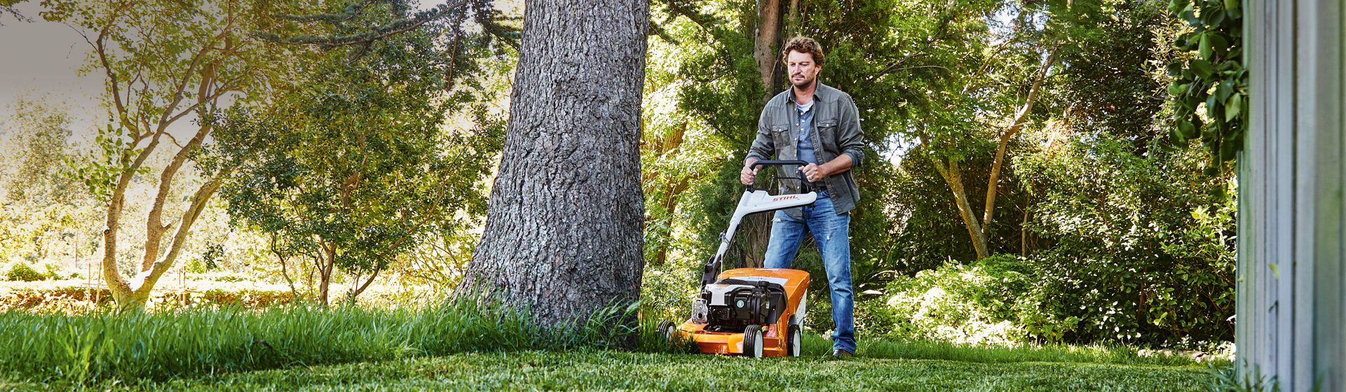 Stihl Rasenmäher in Aktion