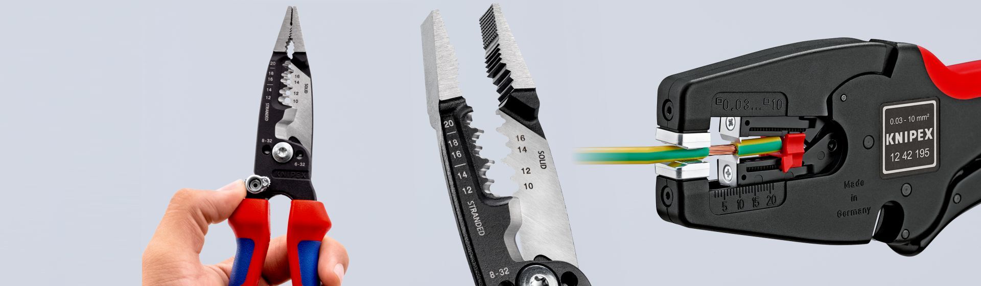 Drei Knipex Abisolierzangen Modelle in Nahaufnahme vor einem mittelgrauen Hintergrund. Drei Knipex Abisolierzangen Modelle in Nahaufnahme vor einem mittelgrauen Hintergrund.