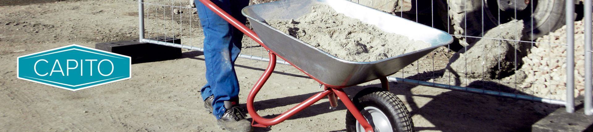 Capito Schubkarre im Einsatz auf einer Baustelle Capito Schubkarre im Einsatz auf einer Baustelle
