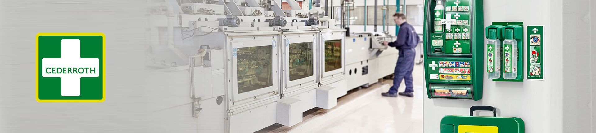 Cederoth Erste Hilfe Produkte montiert an einer Wand in der Produktion eines Unternehmens Cederoth Erste Hilfe Produkte montiert an einer Wand in der Produktion eines Unternehmens