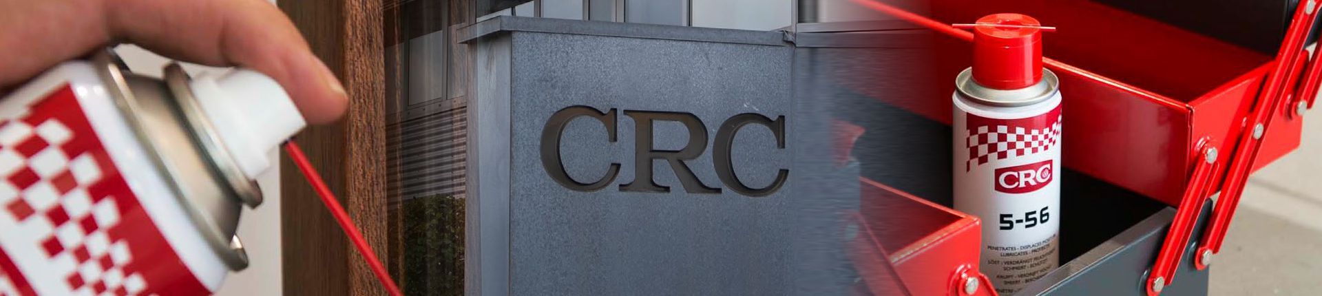CRC Firmenlogo und 2 Sprühdosen in Nahaufnahme CRC Firmenlogo und 2 Sprühdosen in Nahaufnahme