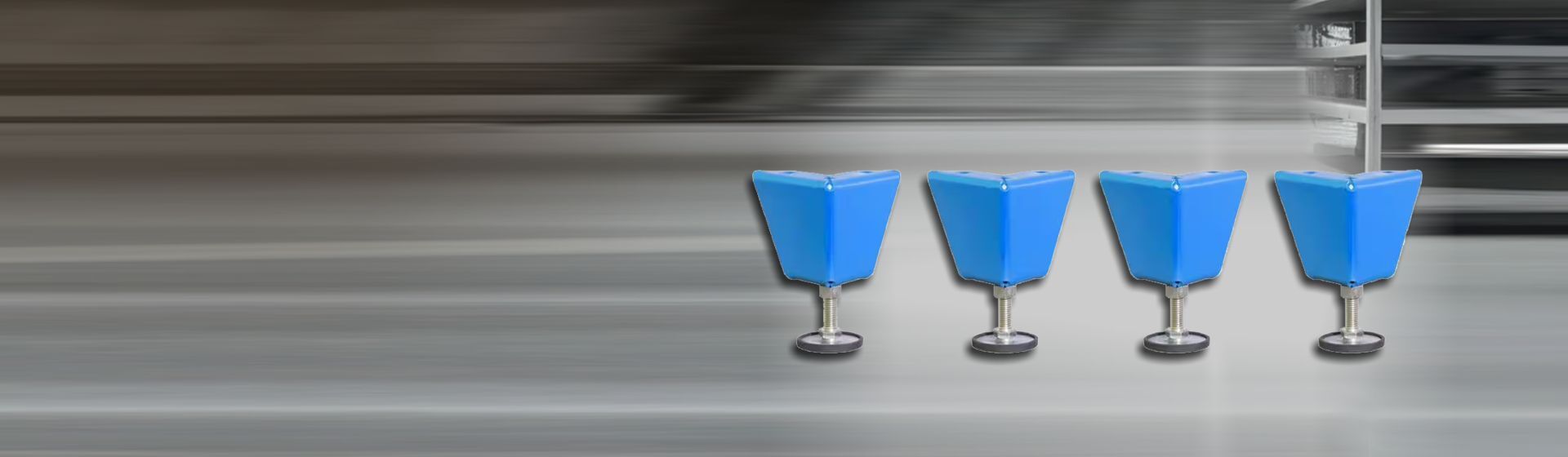 Blaue höhenverstellbare Stützenfüße von Bauer Südlohn Blaue höhenverstellbare Stützenfüße von Bauer Südlohn