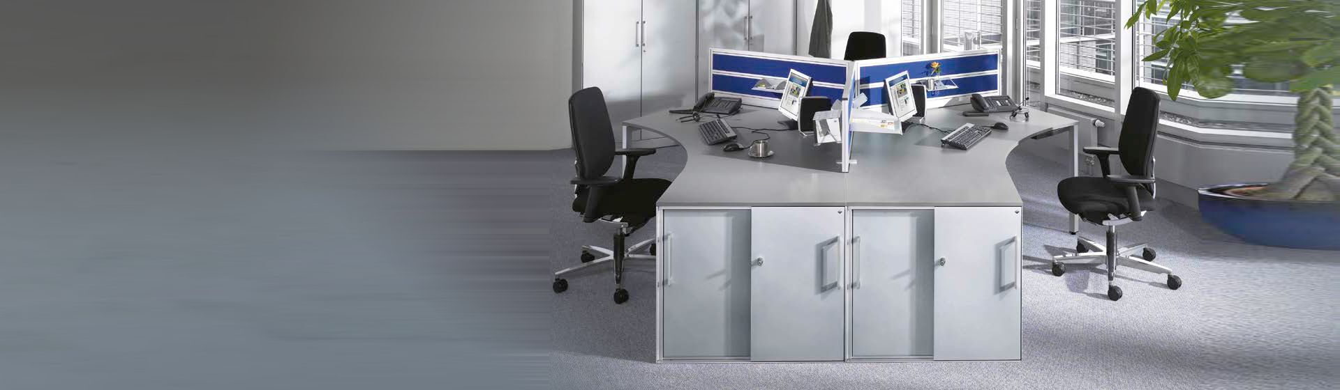 Schiebetürenschränke von C + P in einem Büro Schiebetürenschränke von C + P in einem Büro