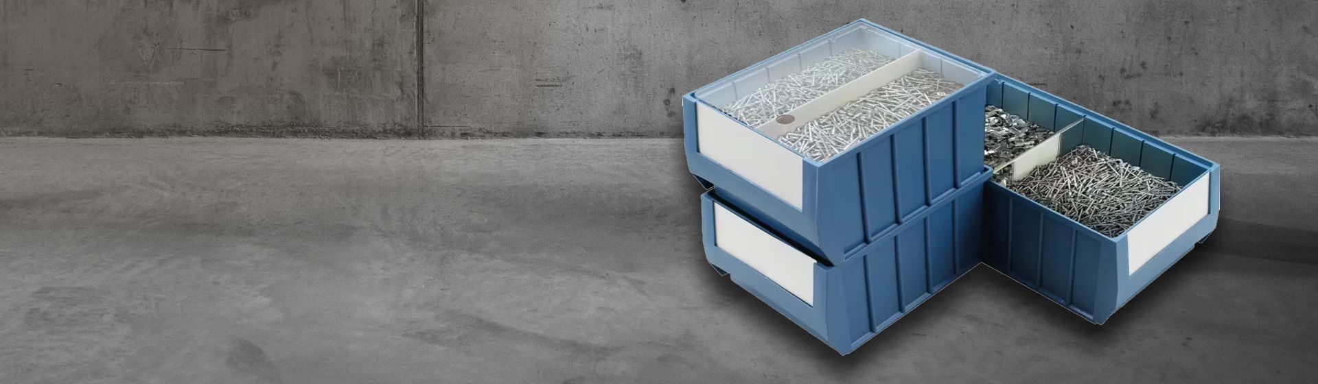 Drei dunkelblaue Regalkästen von Mauser Drei dunkelblaue Regalkästen von Mauser