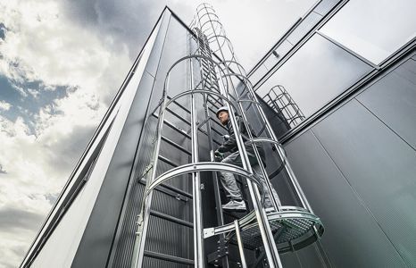 kategorie betriebsausstattung steigtechnik steigleitern teaser