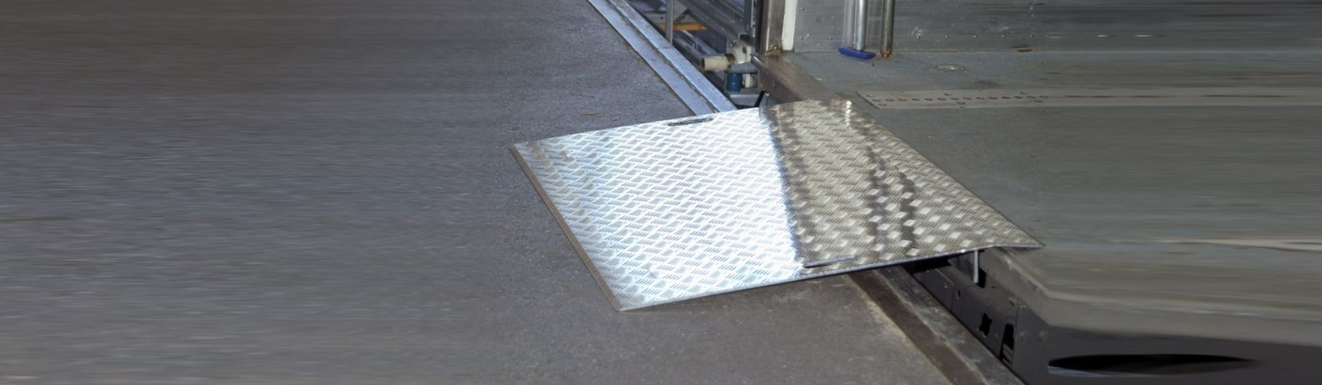 Altec Überfahrbrücke Altec Überfahrbrücke