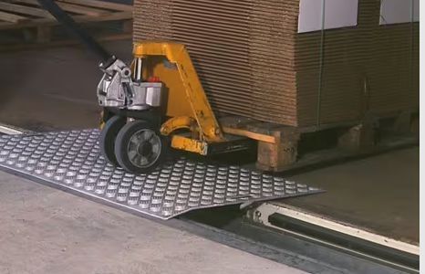 kategorie betriebsausstattung transport ueberfahrbruecken teaser