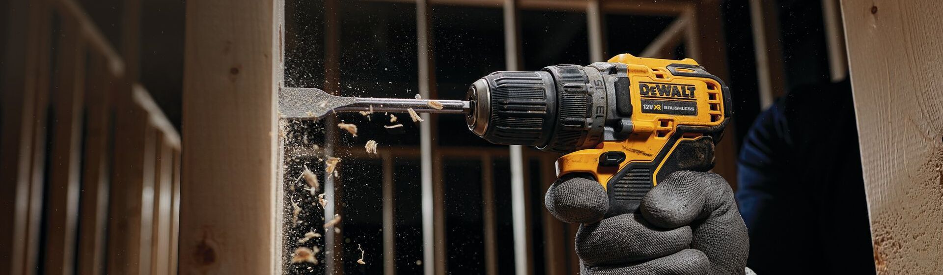 Dewalt Schrauber im Einsatz Dewalt Schrauber im Einsatz