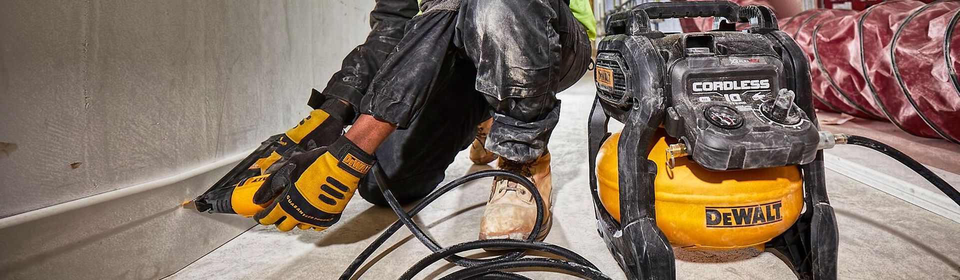 Dewalt Kompressor & Druckluftwerkzeug in Aktion Dewalt Kompressor & Druckluftwerkzeug in Aktion