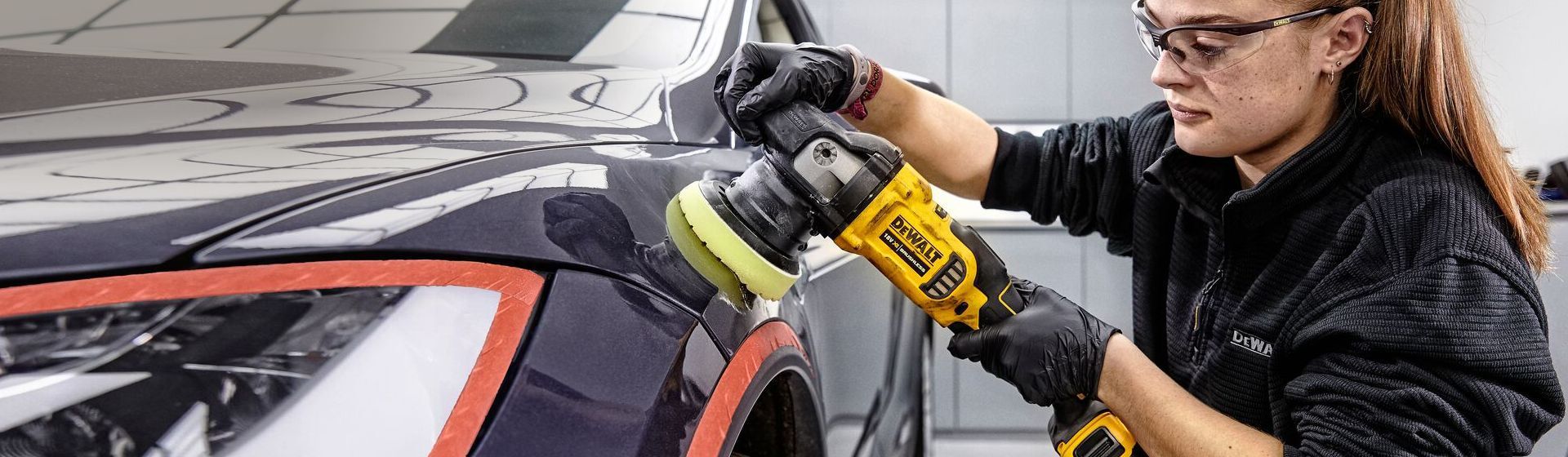Dewalt Poliermaschine in Aktion