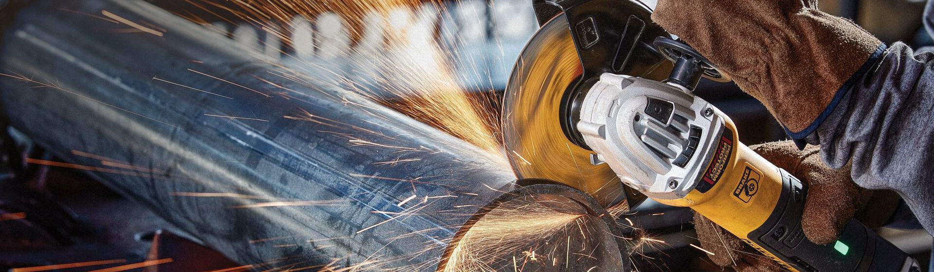 Dewalt Trennscheibe in Aktion Dewalt Trennscheibe in Aktion