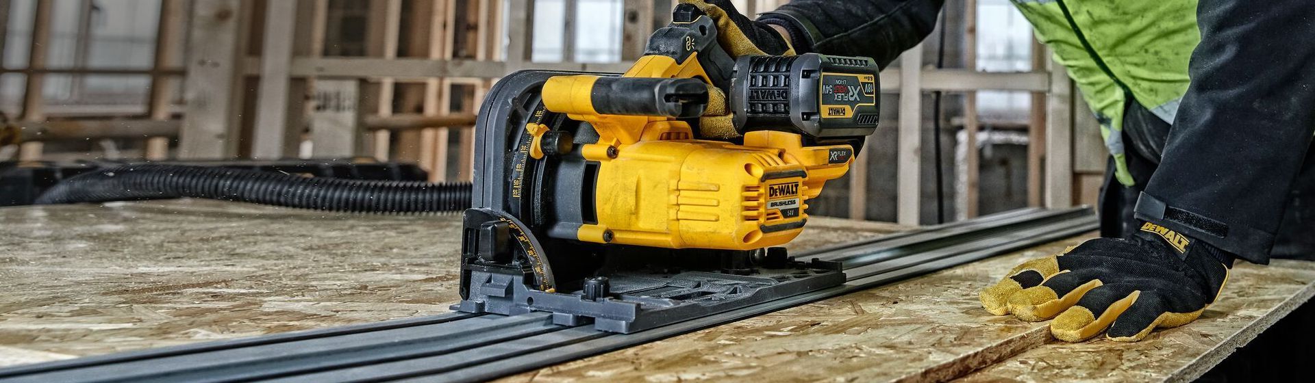 Dewalt Tauchsäge in Aktion Dewalt Tauchsäge in Aktion