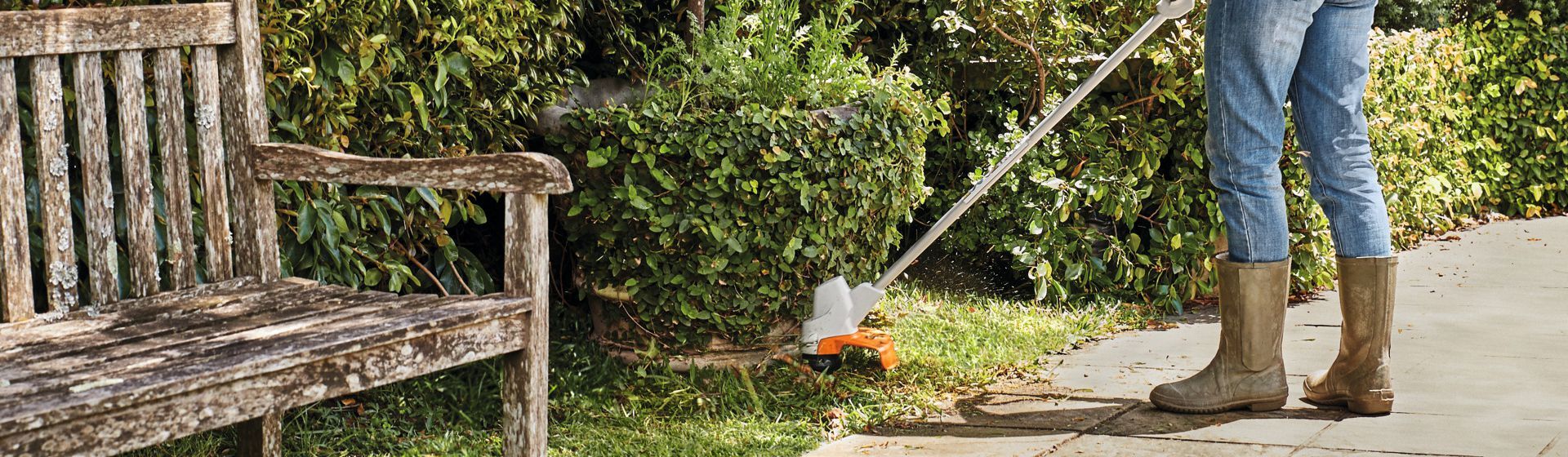 Stihl Akku Rasentrimmer in Aktion Stihl Akku Rasentrimmer in Aktion