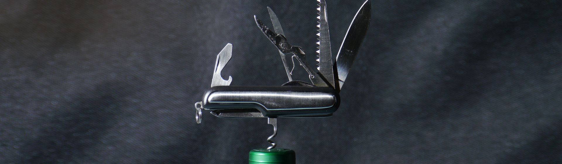 Multi-Tool in Nahaufnahme Multi-Tool in Nahaufnahme