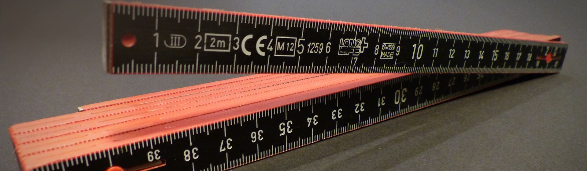 Zollstock in Nahaufnahme Zollstock in Nahaufnahme