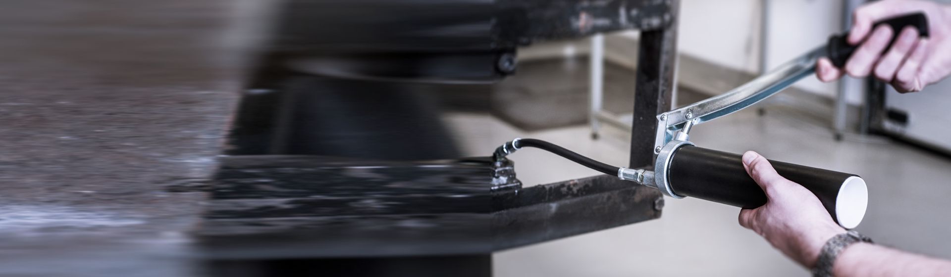 Schwarze Pressol Fettpresse im Einsatz Schwarze Pressol Fettpresse im Einsatz