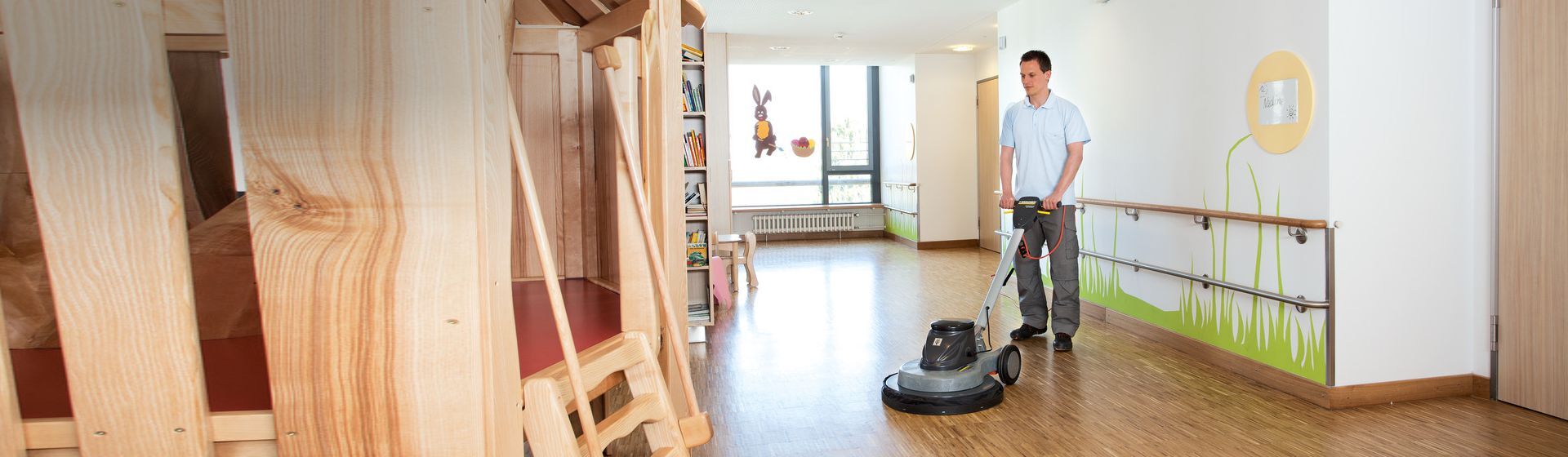 Kärcher Poliermaschine in Aktion Kärcher Poliermaschine in Aktion