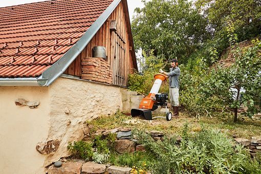 STIHL Häcksler Benzin GH 370 S für Äste bis 45 cm Produktbild STIHL Häcksler Benzin GH 370 S für Äste bis 45 cm bild 2