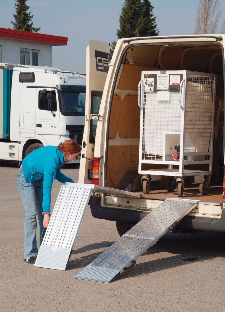 Altec Verladeschiene Alu 200Kp L3000xB400mm o.Rand Altec Verladeschiene Alu 200Kp L3000xB400mm o.Rand