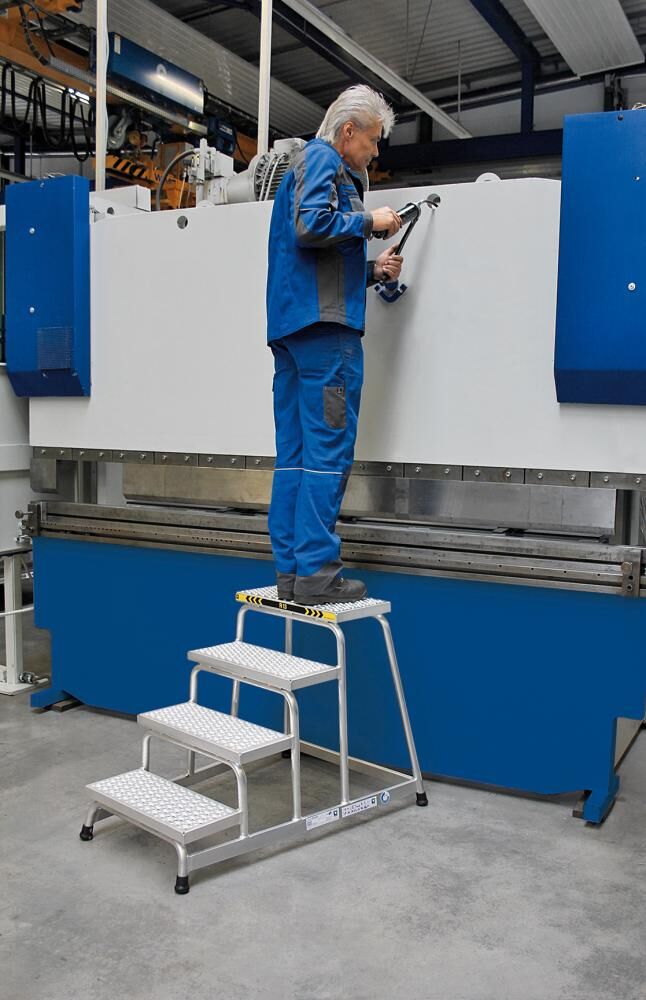 Günzburger Aluminium Arbeitspodest R 13 starr 5 Stufen Produktbild Günzburger Aluminium Arbeitspodest R 13 starr 5 Stufen bild 3