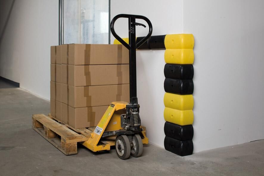 Asecos Eck-Schutzprofil 500 breit PE schwarz VE 2 Produktbild Asecos Eck-Schutzprofil 500 breit PE schwarz VE 2 bild 2