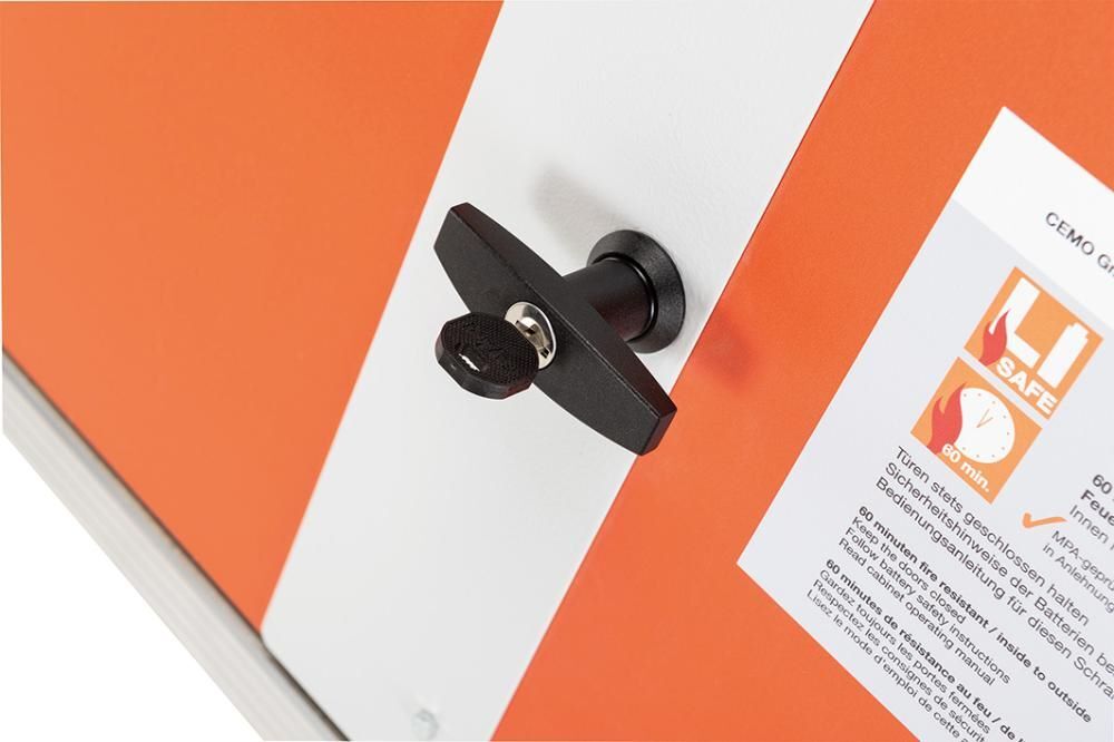 Cemo Akku Ladeschrank Premium Plus Stapelfüßen 890 x 660 x 620 mm Produktbild Cemo Akku Ladeschrank Premium Plus Stapelfüßen 890 x 660 x 620 mm bild 2