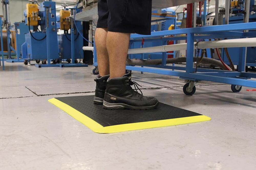 Coba Anti Ermüdungsmatte COBAelite® Diamond 0,6 x 0,9 meter Schwarz Gelb Produktbild Coba Anti Ermüdungsmatte COBAelite® Diamond 0,6 x 0,9 meter Schwarz Gelb