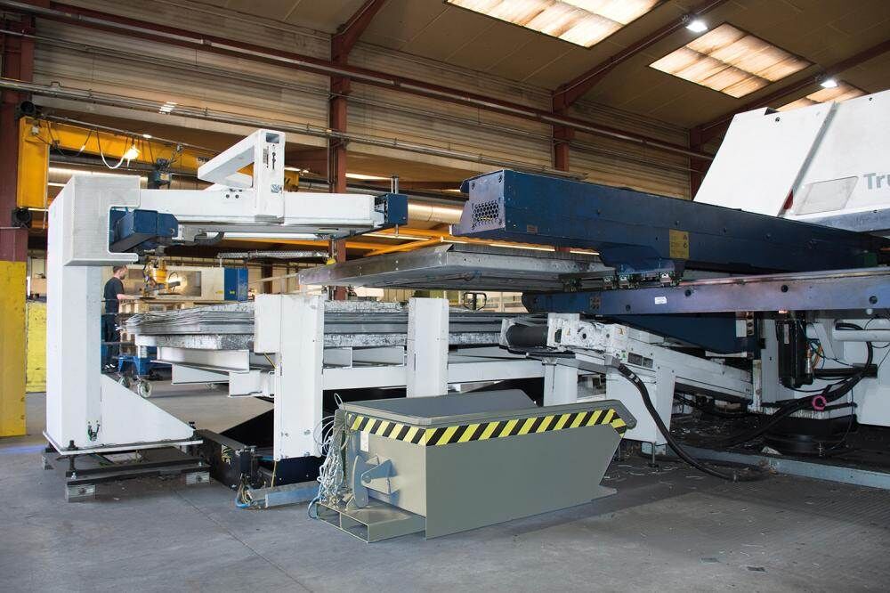 Bauer Kippbehäter MGU 270 lackiert grau RAL 7005 Produktbild Bauer Kippbehäter MGU 270 lackiert grau RAL 7005