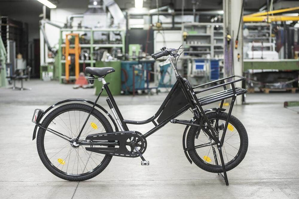 Lindner Lastenfahrrad Classic schwarz Schaltung mit Beleuchtung und Lastenträger Produktbild Lindner Lastenfahrrad Classic schwarz Schaltung mit Beleuchtung und Lastenträger