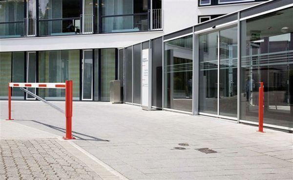 Mannus Drehbare Wegessperre lackier Sperrweite 5,5 m Produktbild Mannus Drehbare Wegessperre lackier Sperrweite 5,5 m bild 2