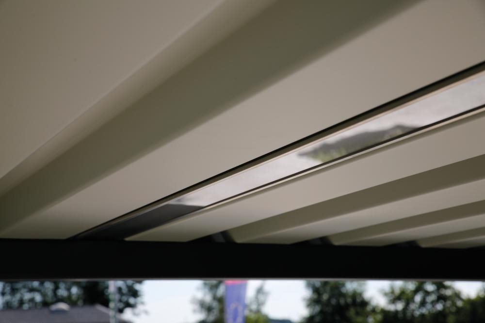 WSM LED-Beleuchtungssystem 42 W L 2106 x B 92 x H 40 mm zu Raucherunterstand Köln Produktbild WSM LED-Beleuchtungssystem 42 W L 2106 x B 92 x H 40 mm zu Raucherunterstand Köln