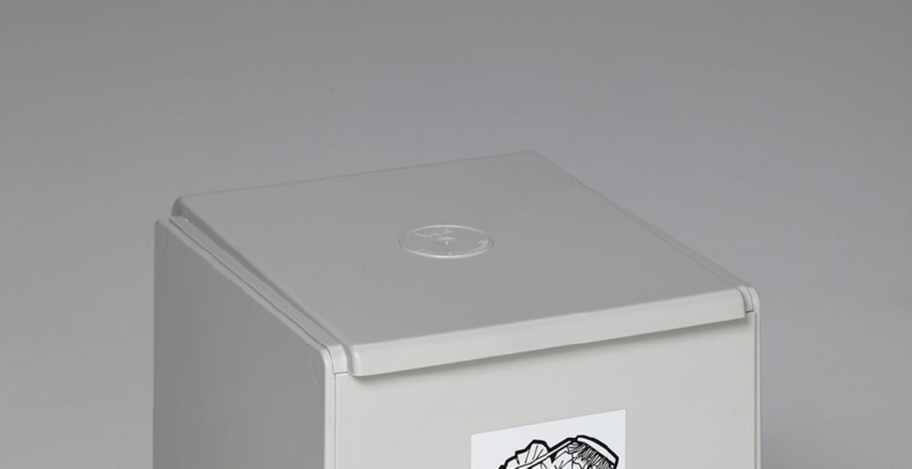 Var Deckel für Kunststoffcontainer 60 Liter Farbe lichtgrau Produktbild Var Deckel für Kunststoffcontainer 60 Liter Farbe lichtgrau bild 3
