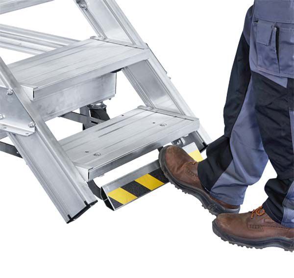 Zarges LM-Plattformtreppe, fahrbar 9 Stufen Z600 Produktbild Zarges LM-Plattformtreppe, fahrbar 9 Stufen Z600 bild 2