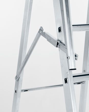 ZARGES ZAP Stufenleiter Z600, 3 Stufen, Plattformhöhe 0,78m ZARGES ZAP Stufenleiter Z600, 3 Stufen, Plattformhöhe 0,78m